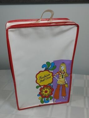 Vintage Early 1970s White & Red Fashion Doll Case (Not Mattel)